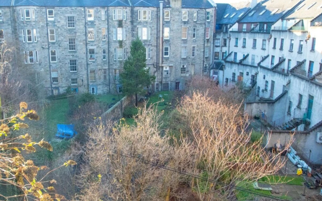 2 Bedroom Property Near Old Town