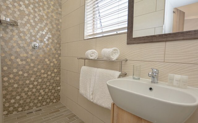 The Blue Sapphire Guesthouse