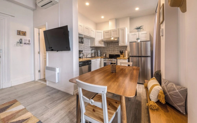 Remparts 2 Bed w Private Terrace & Sauna