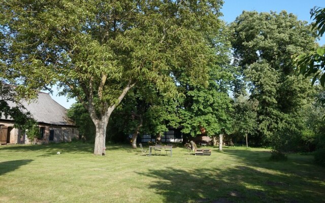 country Apartment in Steffenshagen With Garden
