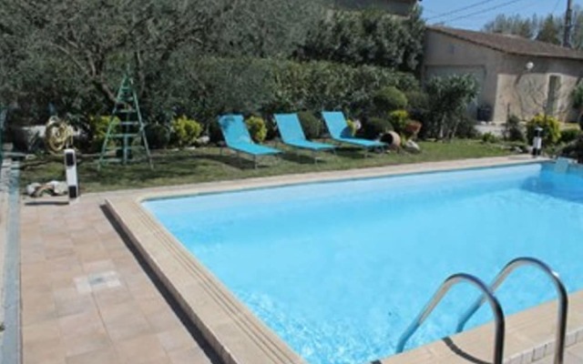 Villa With 3 Bedrooms in Maillane, With Private Pool, Enclosed Garden