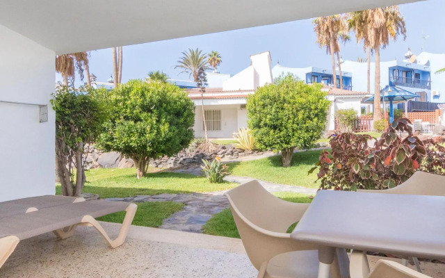 Bungalows Side Shore
