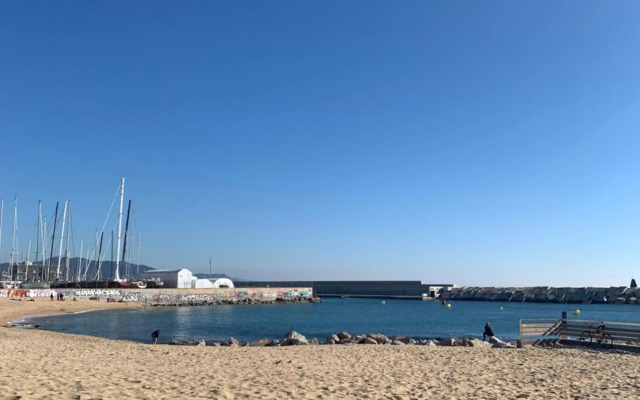 BADALONA BEACH APARTMENt