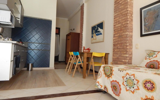 Solar do Carmo Suites & Apartments