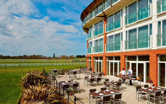 Lingfield Park Marriott Hotel & Country Club