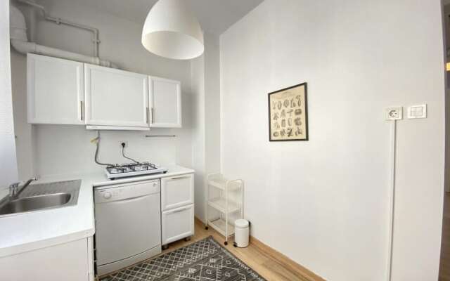 Stylish Flat Near Bagdat Street in Kadikoy