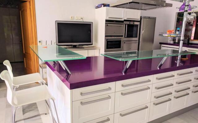 Alcazaba Beach Apartment 3302
