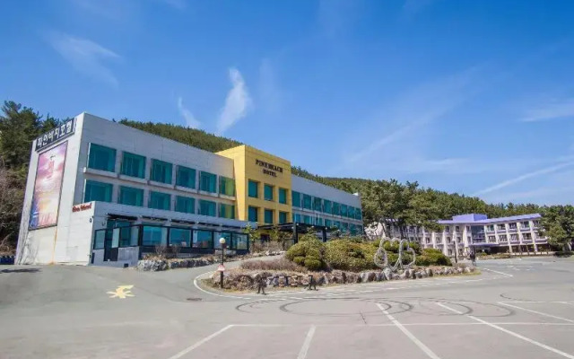 Pinebeach Hotel