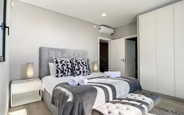 Villa de la Ponte by Atlantic Holiday