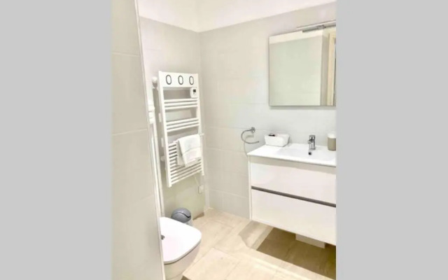 Appartement 3 pers sur la plage, accès direct mer