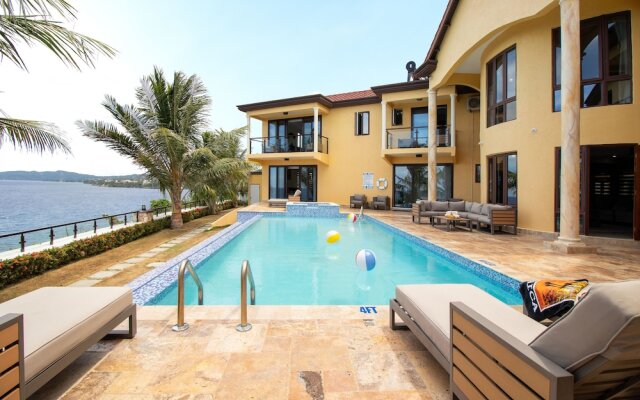 Breathaking Luxury Cliffside Villa