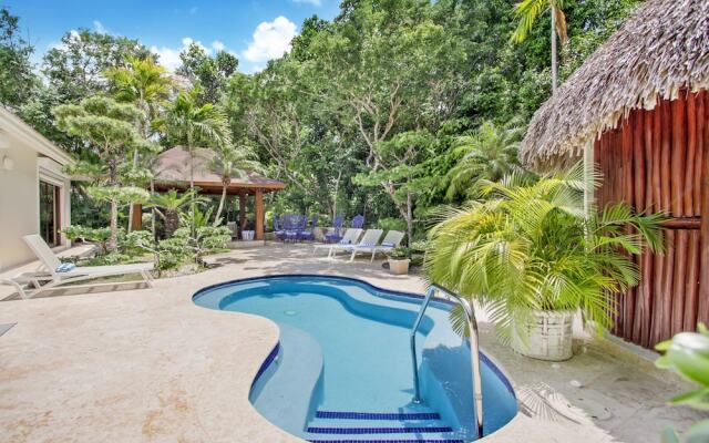 4-BR Pool Villa - Garden & Beach Access