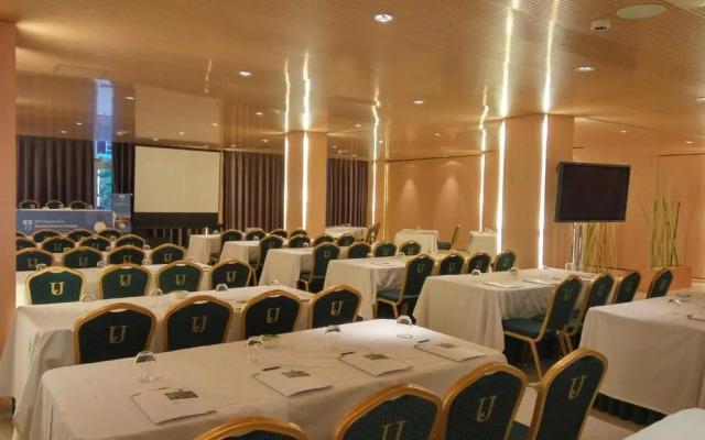 Jardines de Uleta Suites