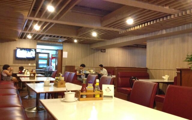 Watana Hotel