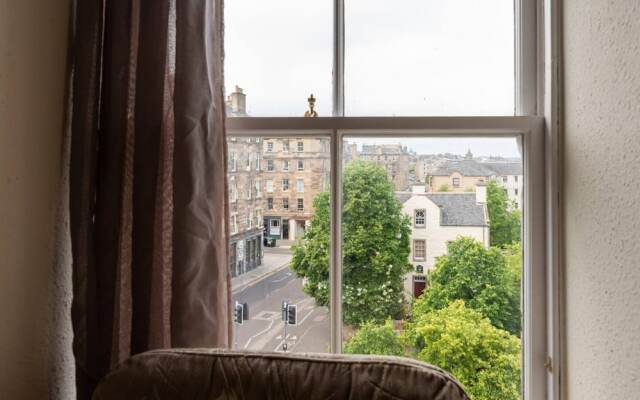 Cosy 2 Bedroom in Edinburgh Old Town