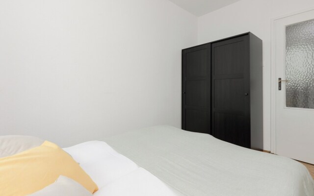 Apartment 1 km to Old Town by Renters