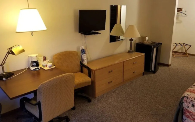 Plymouth Suites Hotel