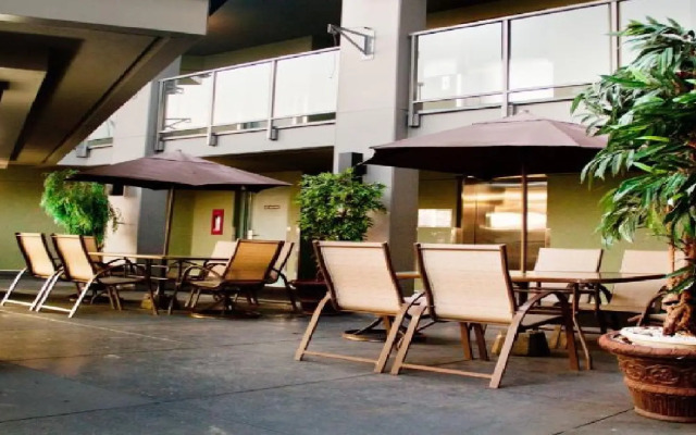 Accent Inns Vancouver Airport