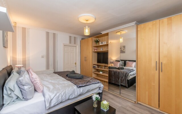 Luxury Codsall Studio