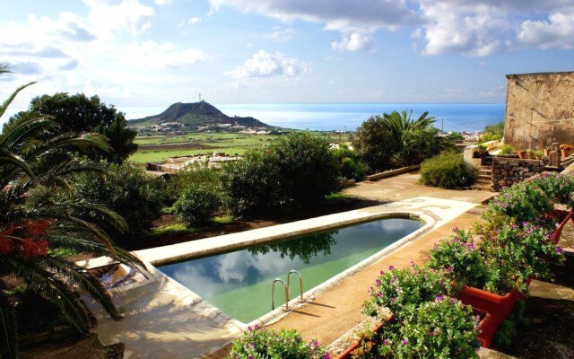 Dammusi Comfort Pantelleria Island