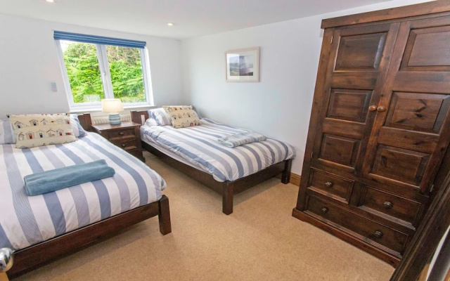 Stables Croyde 4 Bedrooms, Sleeps 8, Sea & Beach Views