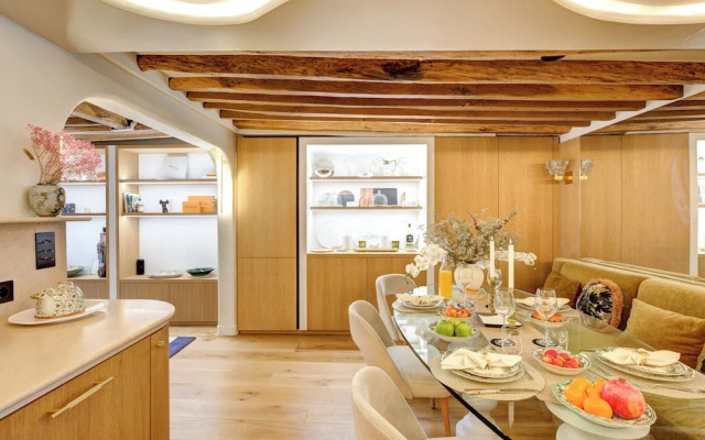 Champs Elysees AC Luxe with Terrace