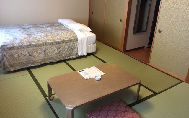 Hotel Crown Hills Takaoka