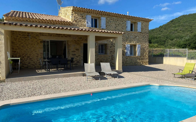 Luxurious Villa in Saint-Laurent-de-Carnols