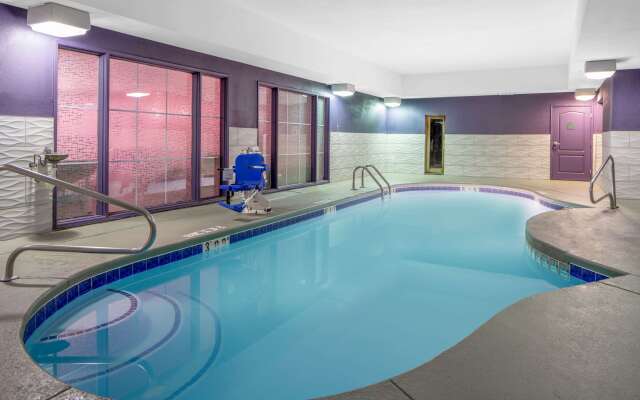 La Quinta Inn & Suites by Wyndham Atlanta Stockbridge