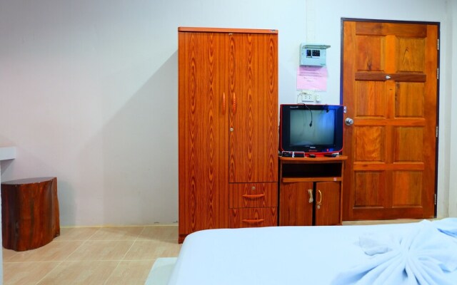 Ruan Chompoo Resort