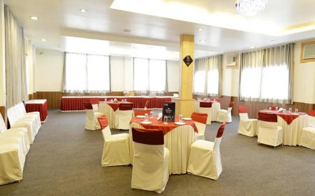 OYO 2166 Hotel KMahaveer