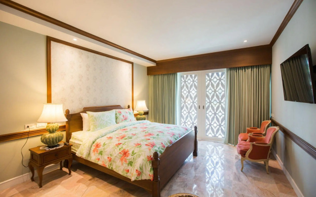 At Pingnakorn Riverside Hotel Chiangmai