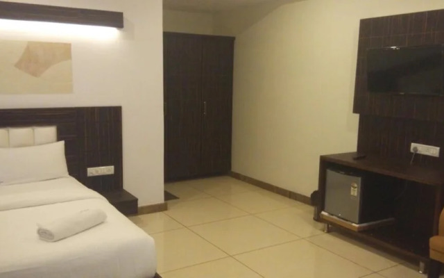 Srinidhi Grand Inn