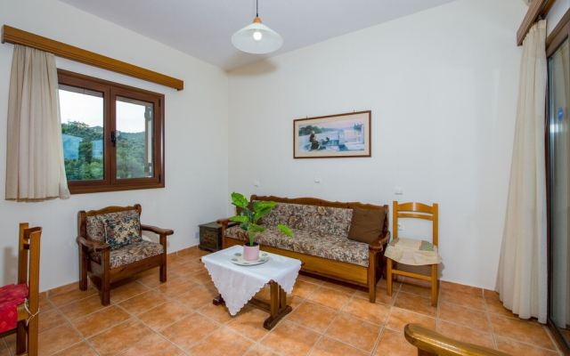 Villa Dimosthenis 4 Bedrooms With Private Pool