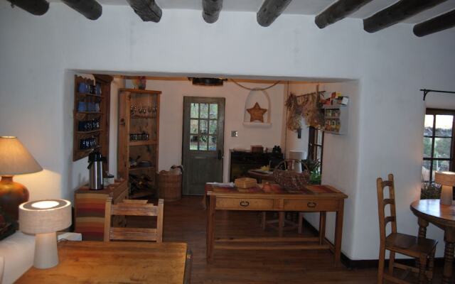 Old Taos Guesthouse Inn