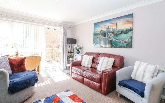 98 Waterside Park