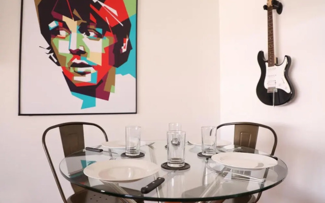 70's Rock Themed Apartment near Malecón de Miraflores
