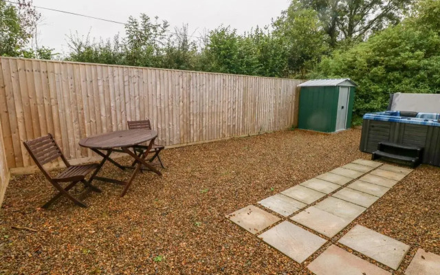 1 Hornbeam Lodge