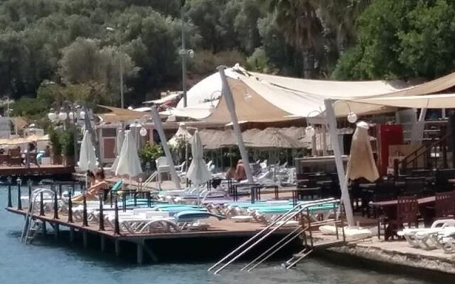 Anar Hotel