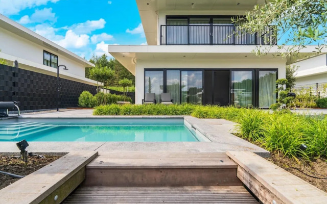 Beautiful Water Villa Near Harderwijk