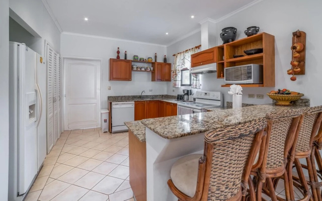 Stay in Tamarindo Condominiums