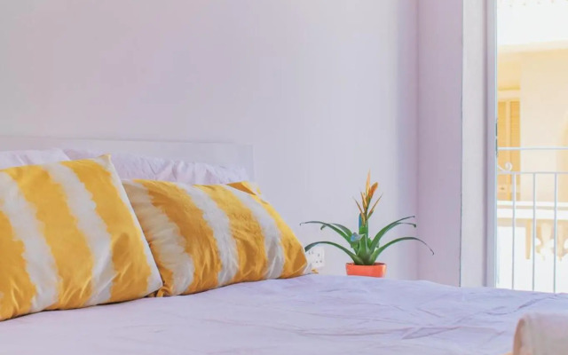 UNIQUE 2 Bedroom in AMAZING location NEAR the SEA