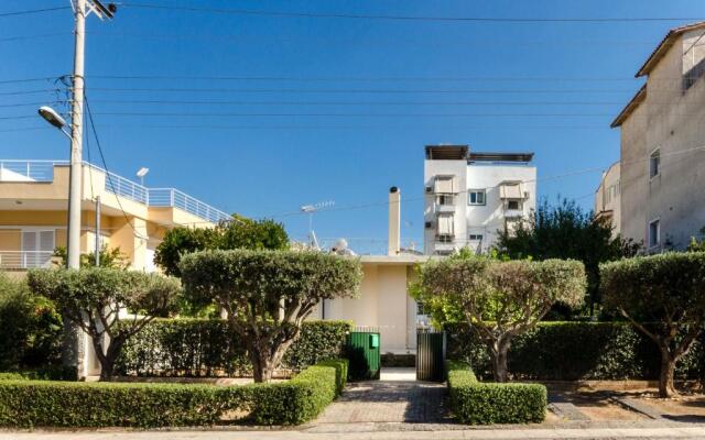 Glyfada  Aquarius Big Garden Villa