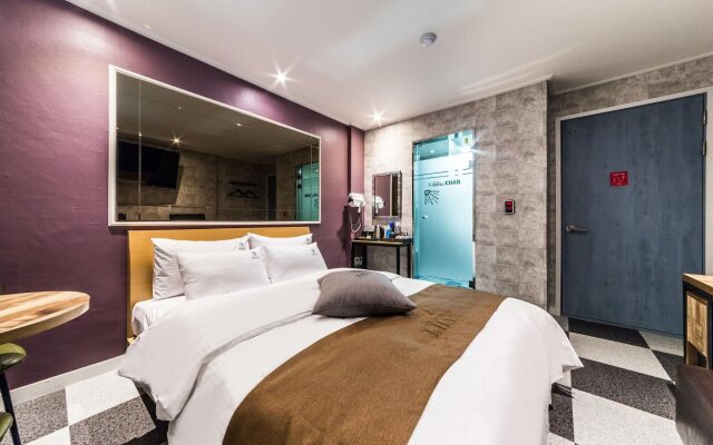 Design Hotel Khan