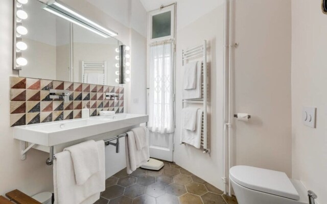 Bright 3 bed Flat 9 min From Piazza di Spagna