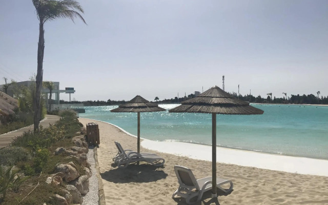 2152-Modern apt with private beach