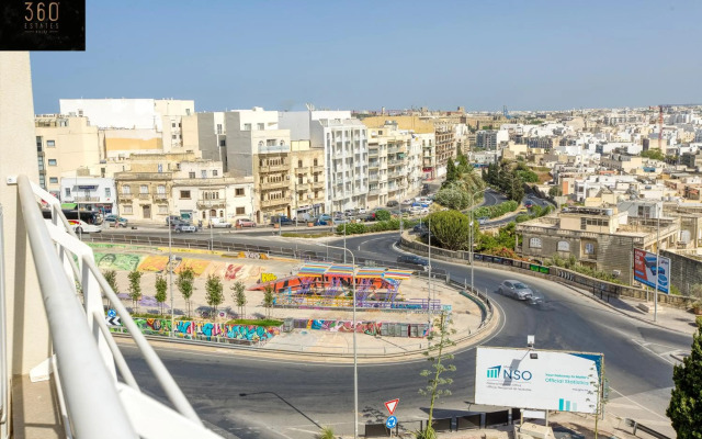 Spacious, 1BR duplex off UNI/Hospital with WIFI by 360 Estates