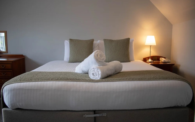 Rosedale Hotel