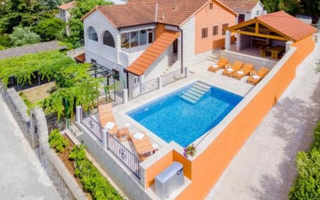 Holiday Home Villa Frančeska