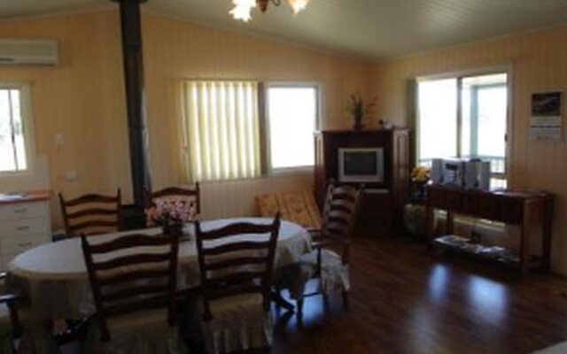 Lee Farm Stay Cottages